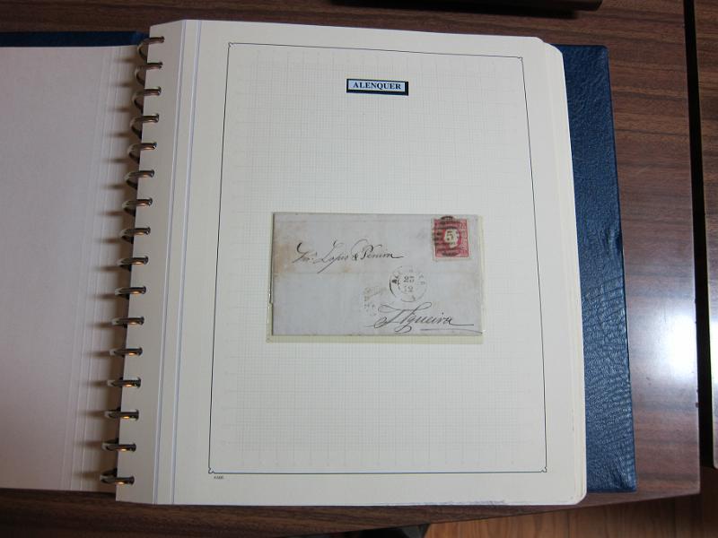 0019 (1).JPG -     Lote:    19      Marcofilia      Lotes Especiais       Descrição:         Portugal. Colecção especializada de carimbos de duplo círculo, tipo 1852, montada em 4 álbuns Lindner, com selos de diversas emissões e cartas, com estudo minucioso de cada marca. Lote a ver.         Lote       Valor Base:     &euro; 2.500,00     Valor Venda:     Retirado     